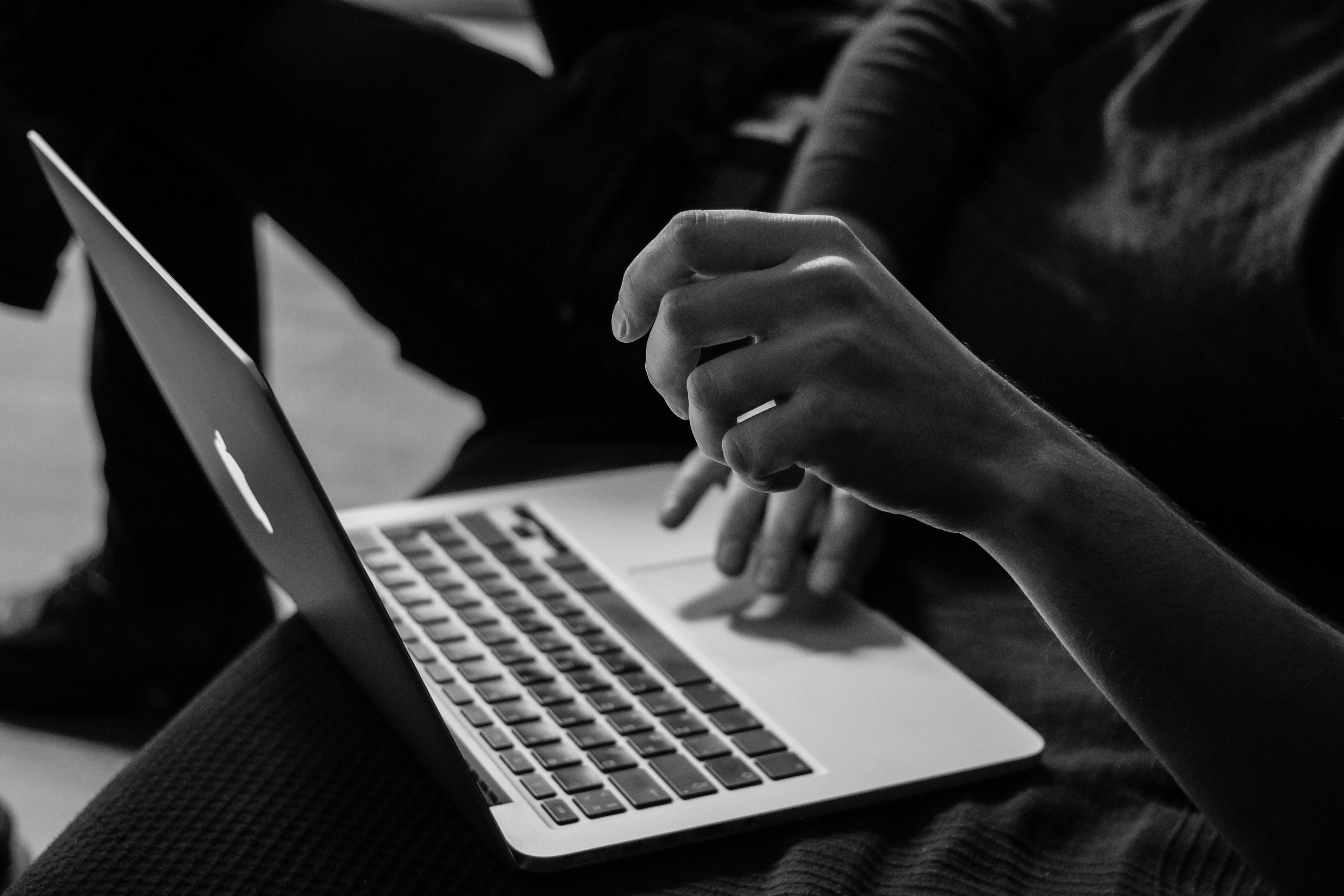 https://unsplash.com/@szolkin